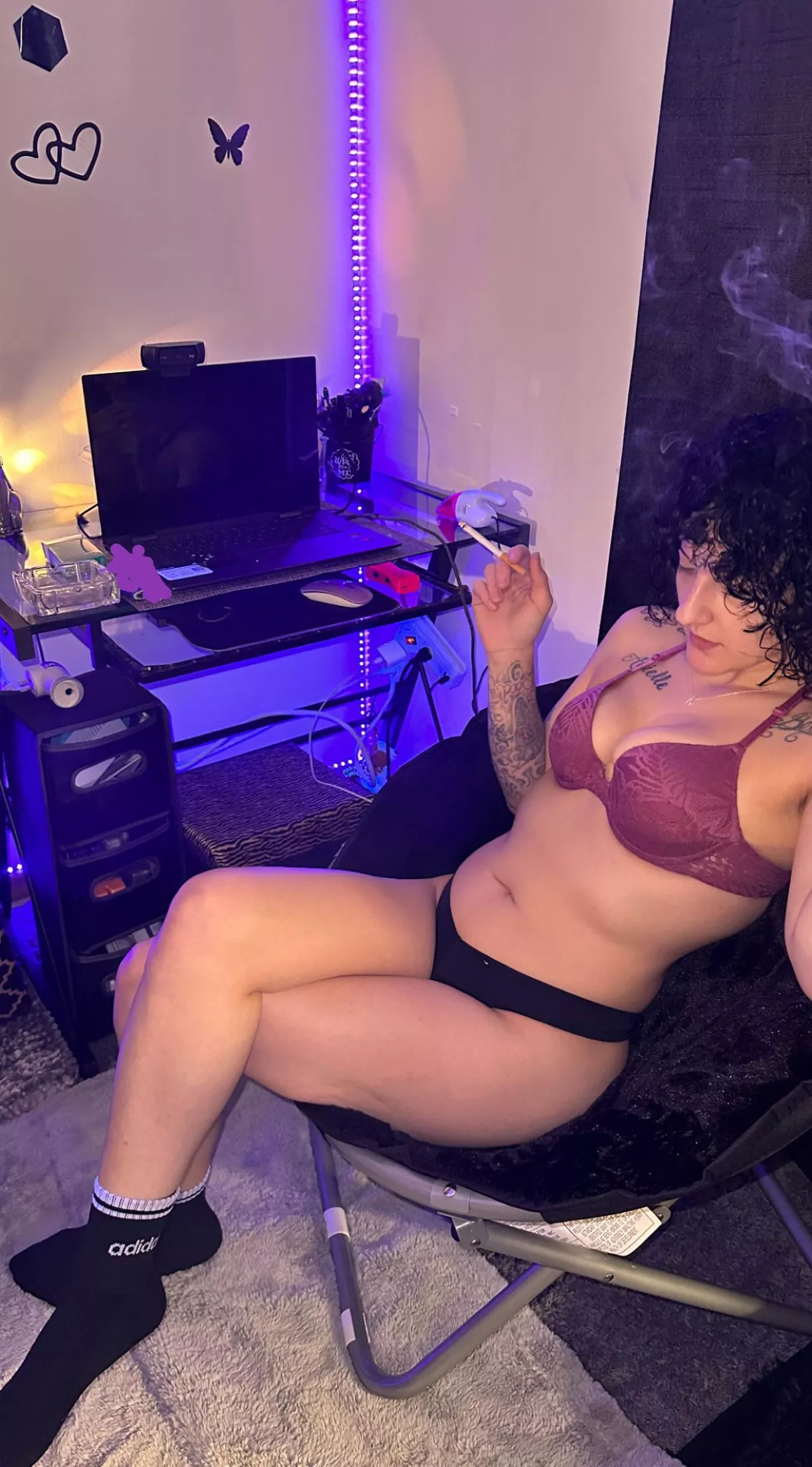 My post shower cig 👽