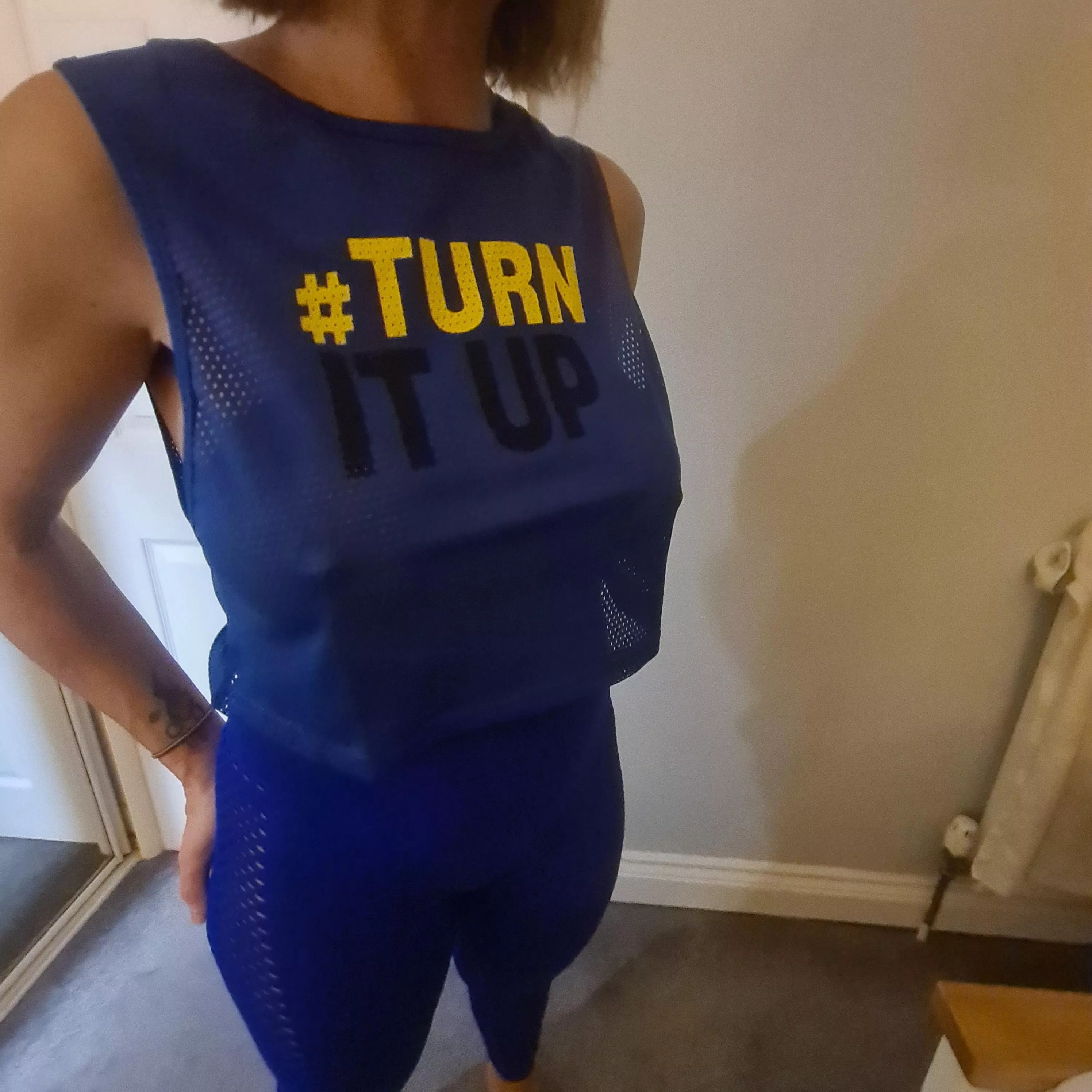 new gym top, sports bra or no sports bra ?