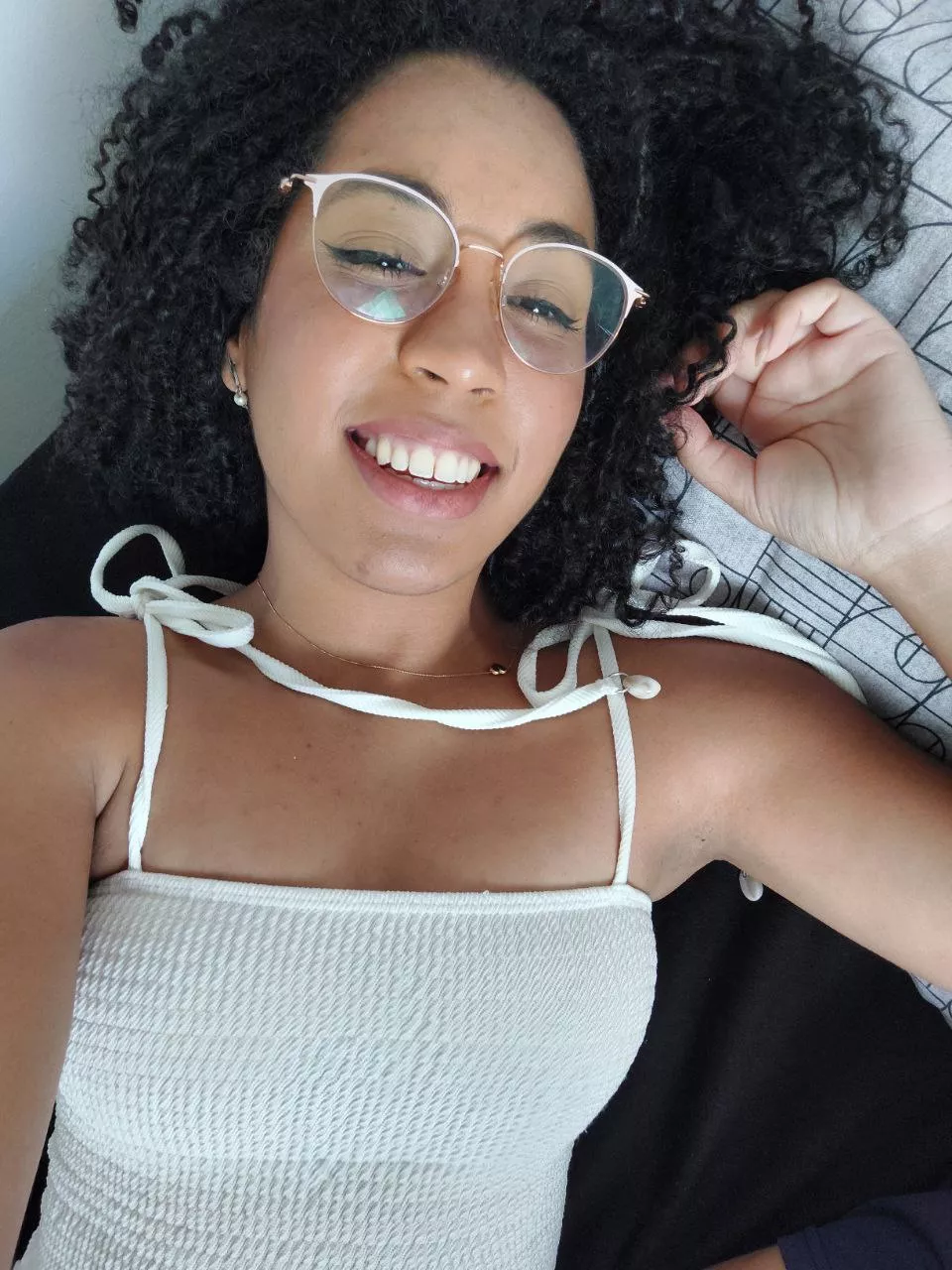 One kiss is all it takes 🙈