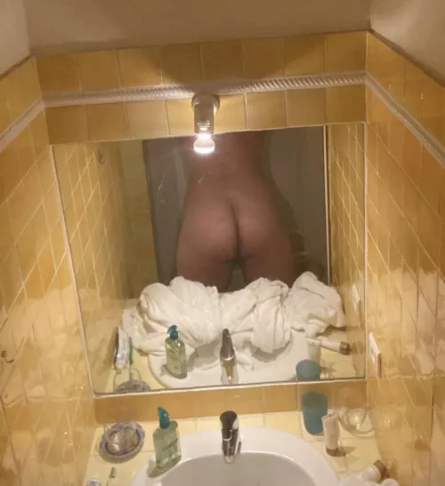 Set a new squat PR this morning. I think my hard work is starting to pay off.