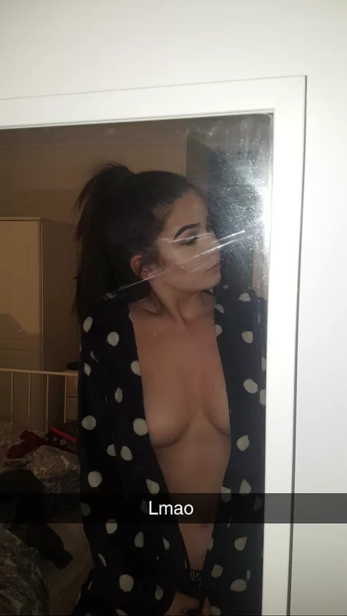 Shall I full expose my gf Ellie?