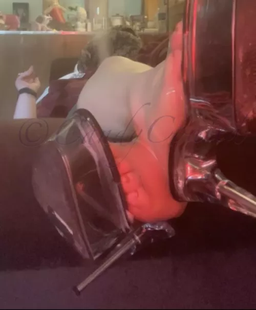 Sometimes you just wanna smoke naked in heels 🌬️