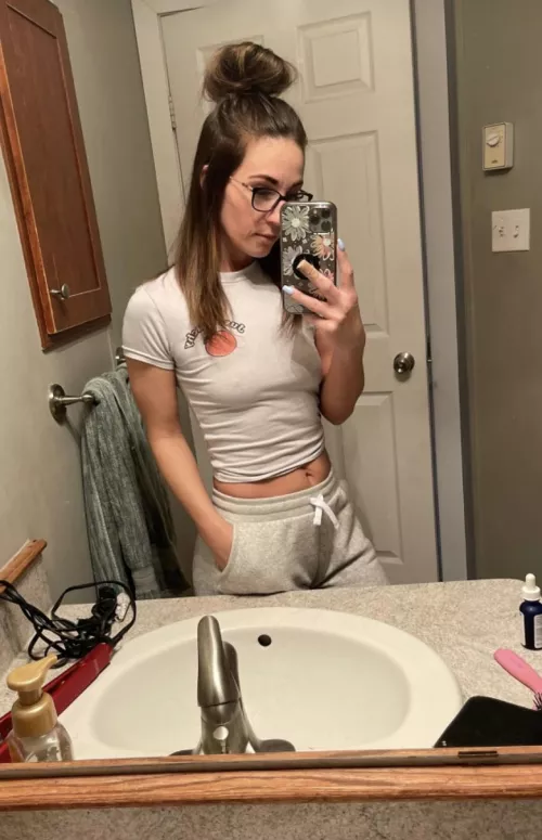 Song bi curious (f) Edmonton, just giving this site a try