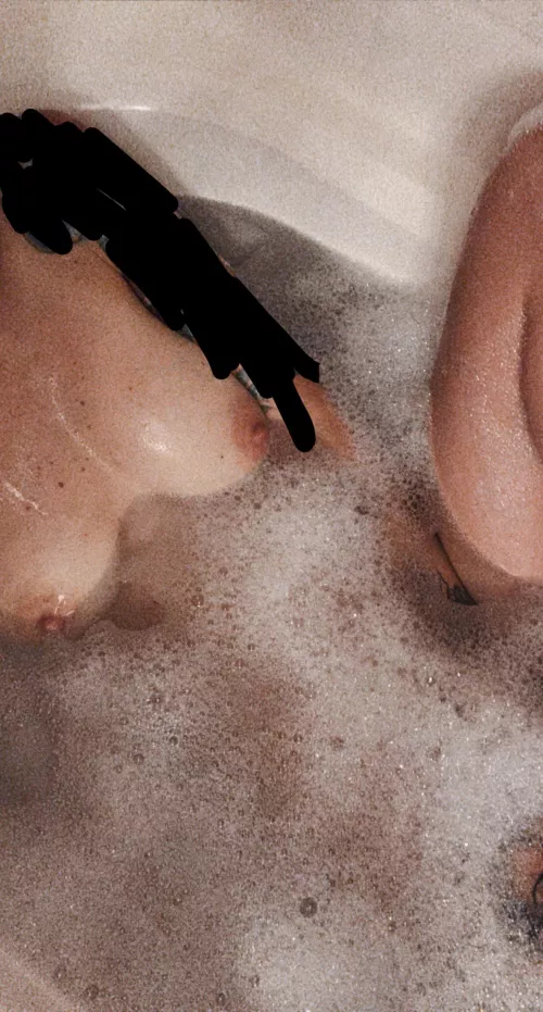 This soccer mom is fresh out of the bath 😈