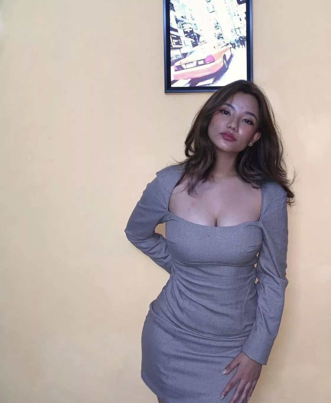 Those melons and lips 🥵