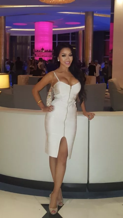tight white bandage dress 💋