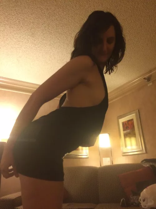 Upvote to see her nude