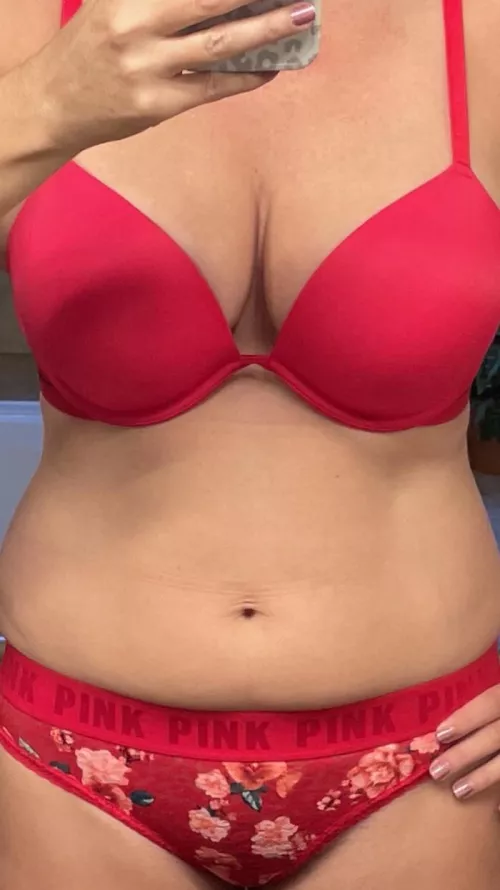 VAULT: 11/15/21 - VS red w/ red floral lace thong