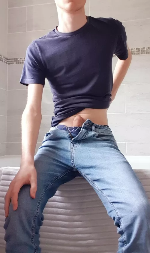 wanna help me strip off? 😊