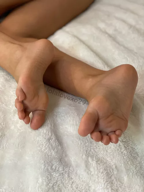 which foot do you start worshipping first?