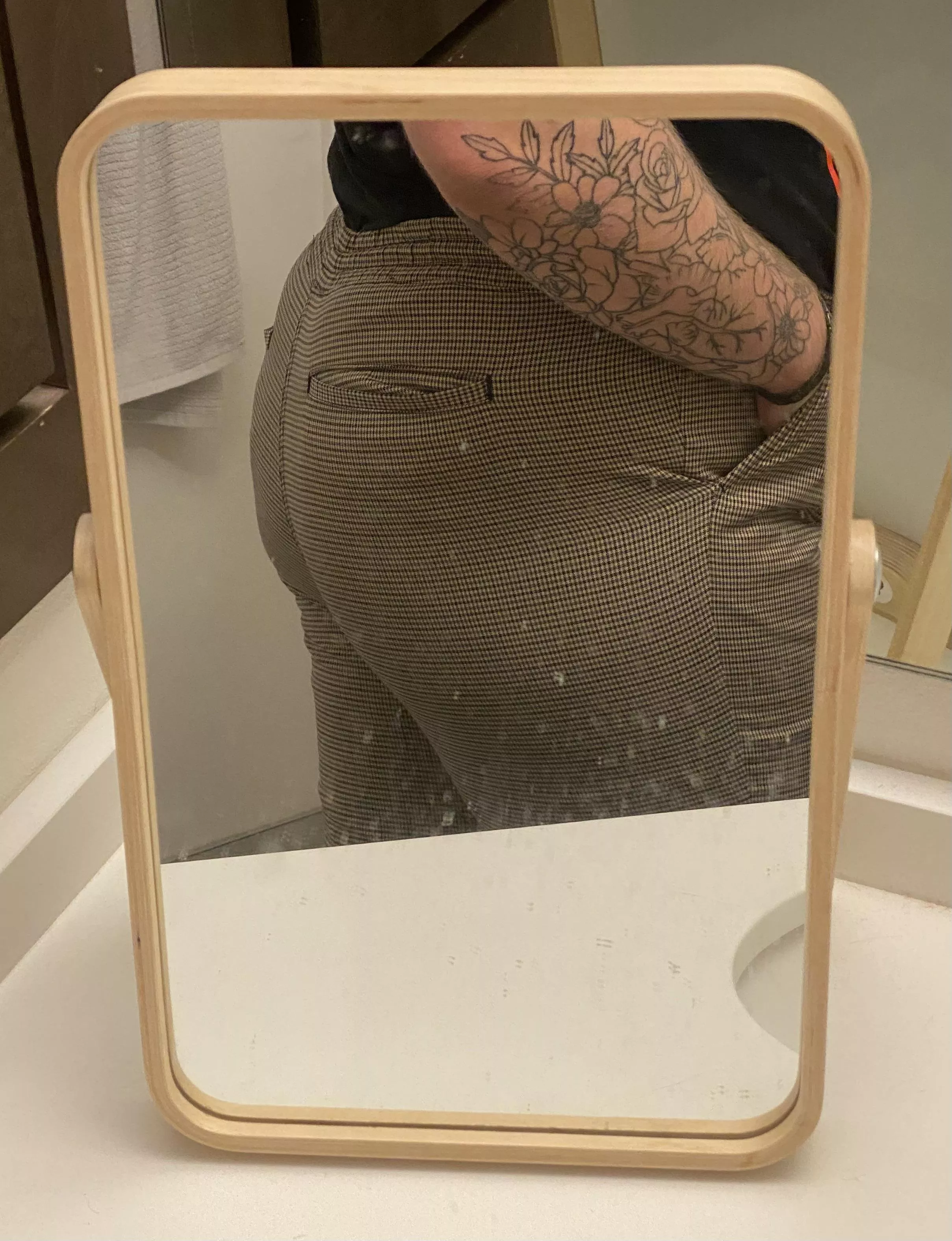 Who wants to dom me?