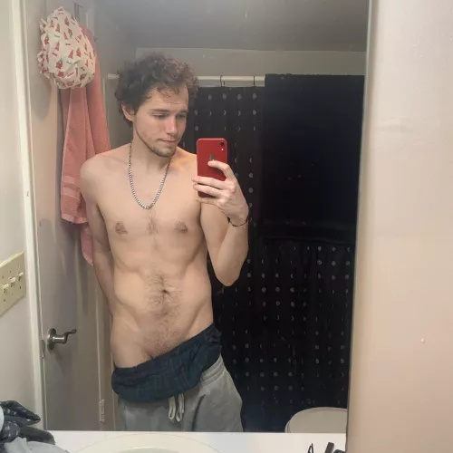 Who wants to slide these boxers off and learn how to deepthroat? 😉 (23)