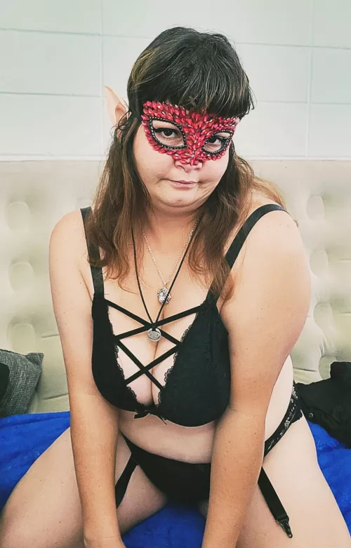 who wants to smoke with an elf?