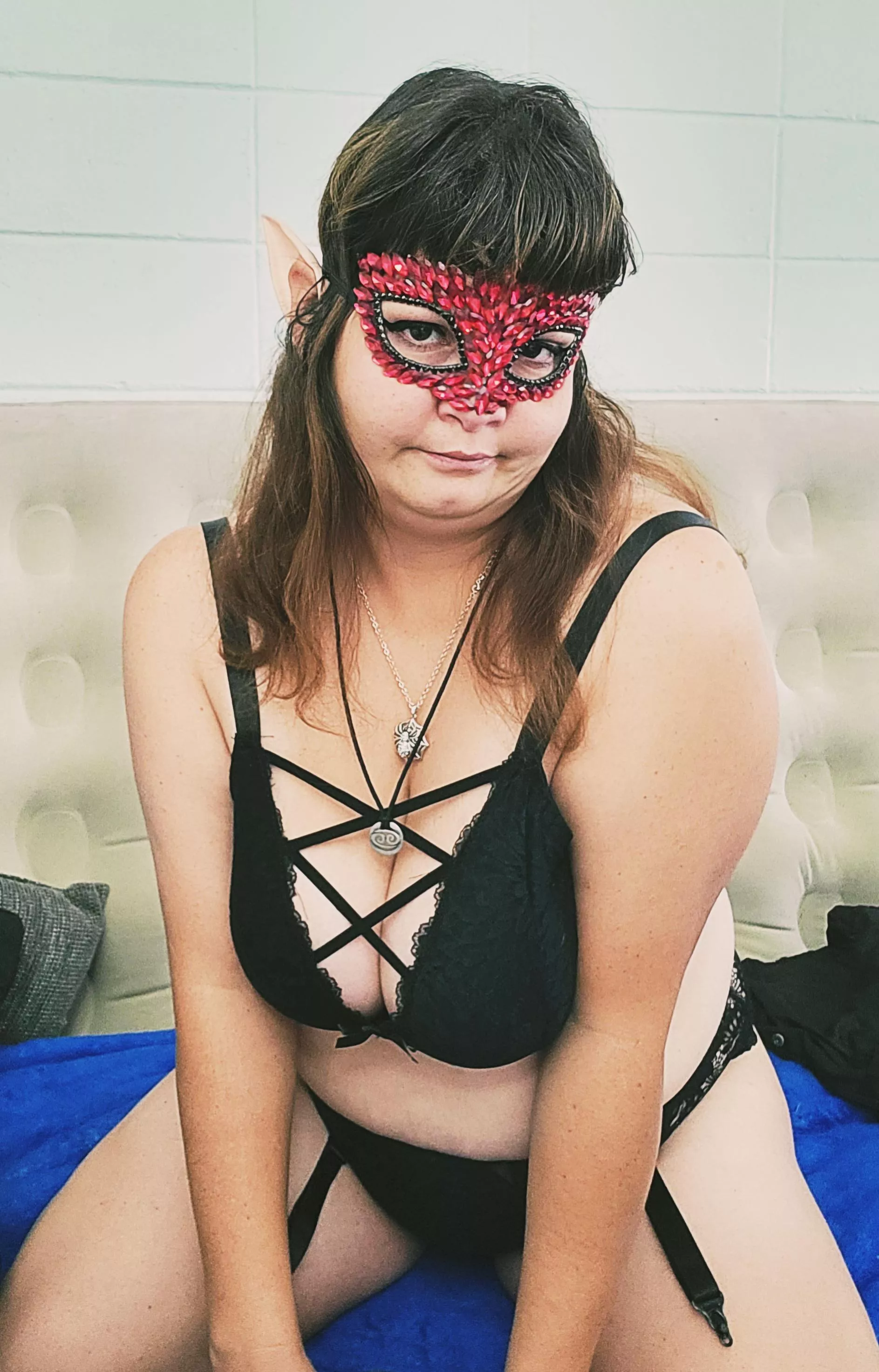 who wants to smoke with an elf?