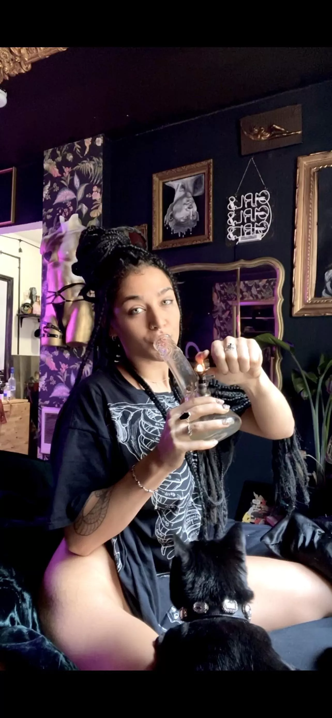 Who wants to wake and bake and then stay in bed all day😏