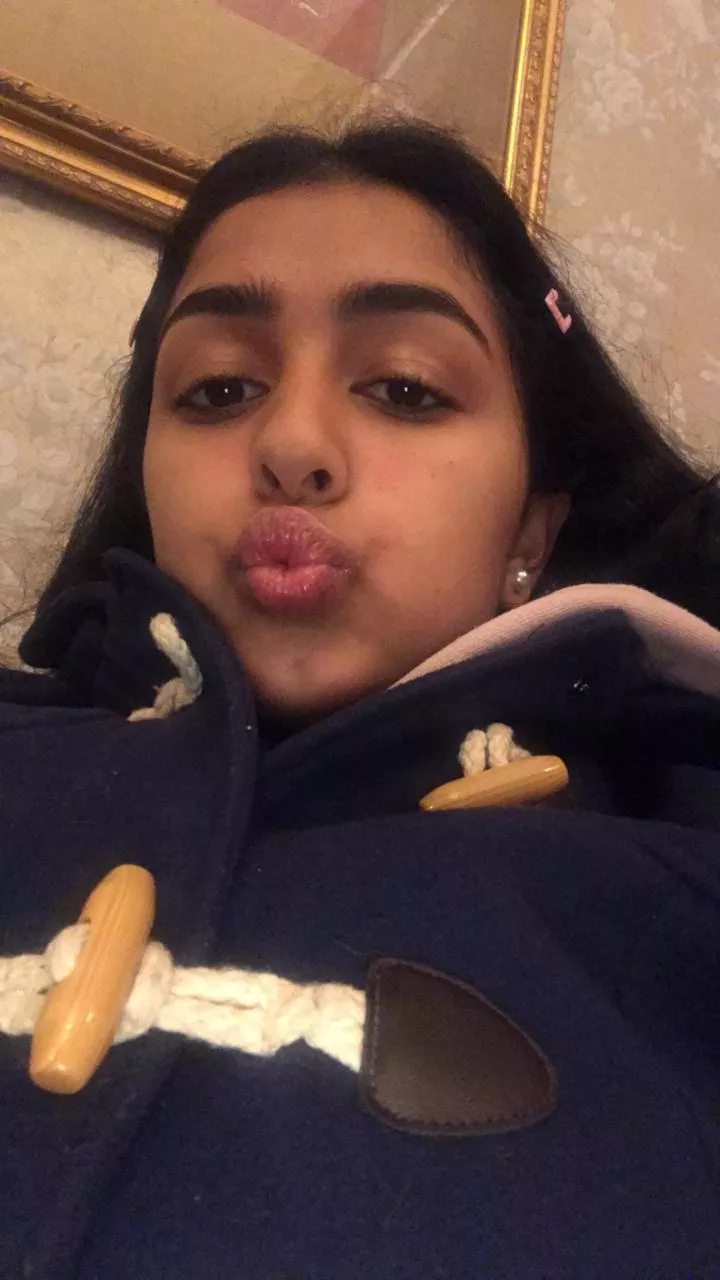 winter pouty girl☺️