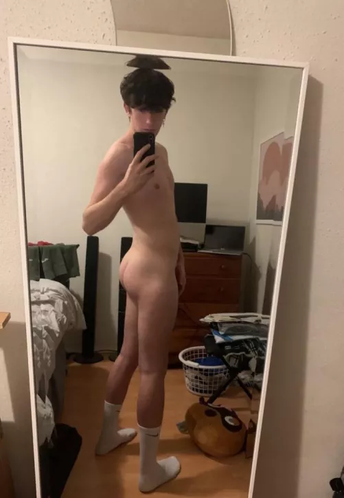 (19) who want to fill my twink ass with a huge load?