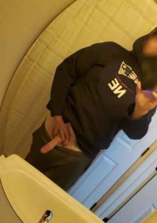 [42] I enjoy turning curvy women on🤷‍♂️