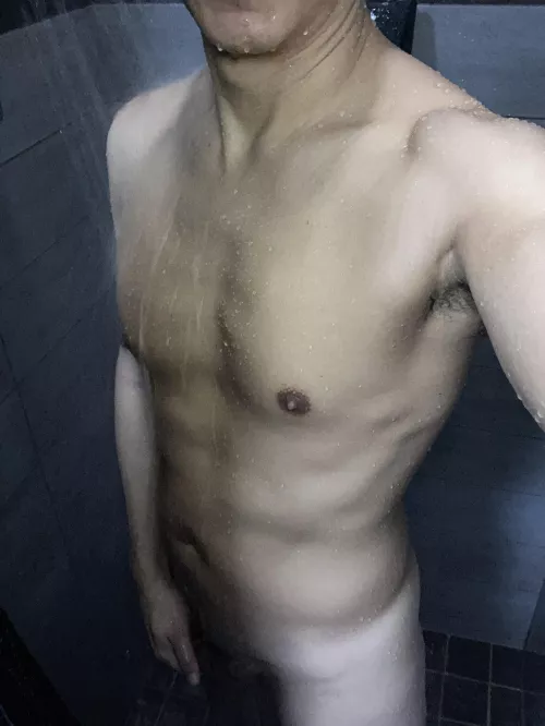 [48] any ladies want to cum help me get clean after the gym?