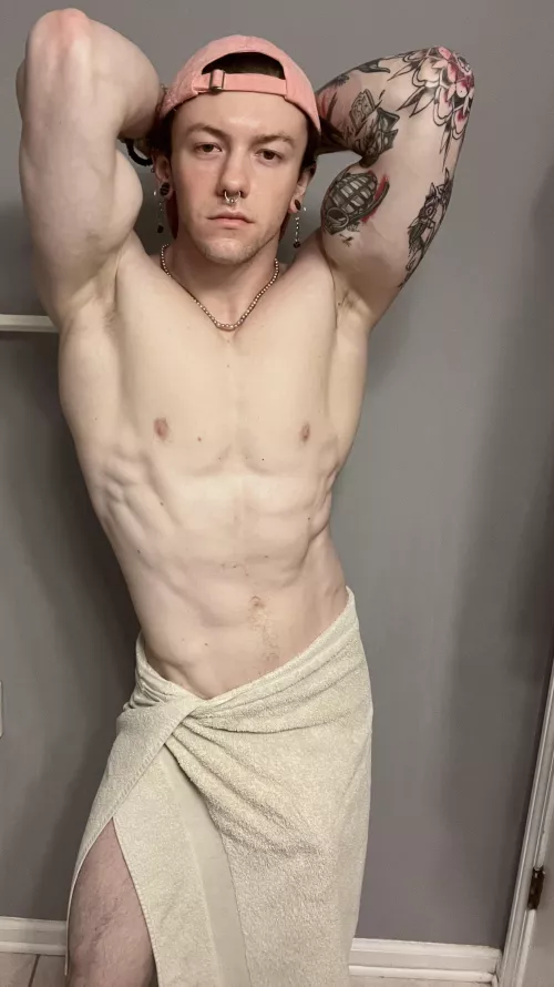 About to hop in the shower 💦 You gonna join me?? 😈