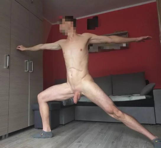 amateur warrior pose😅