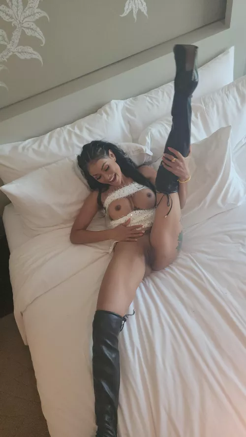 Anyone horny when I spread?