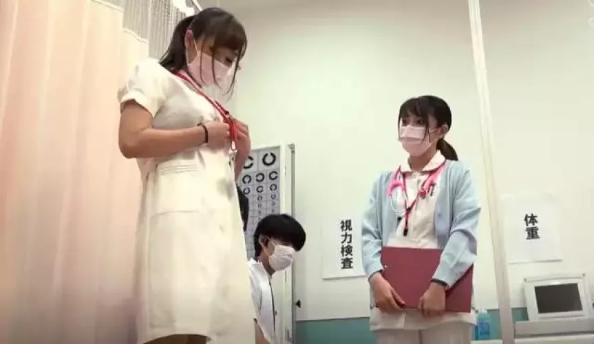 Anyone know who is the one on the right from SVDVD-838? (not the main at the left)