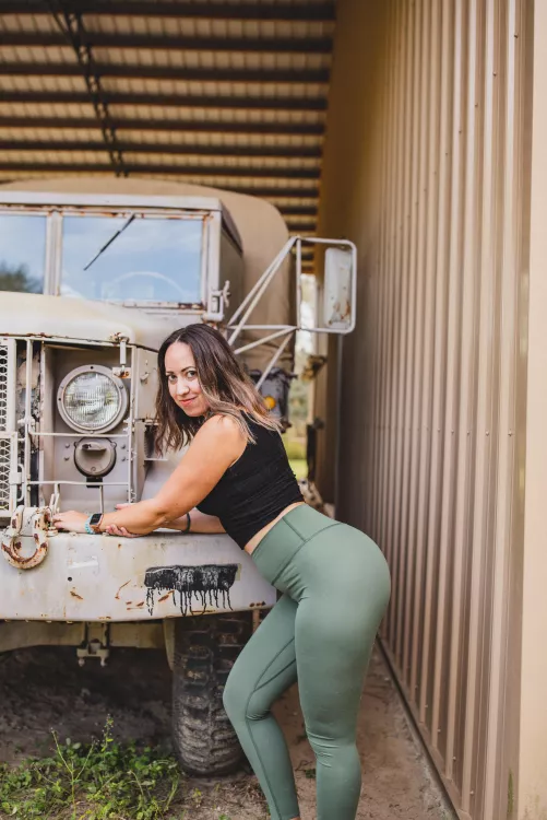 Bend me over and fuck me right here, sir 😈 [30]