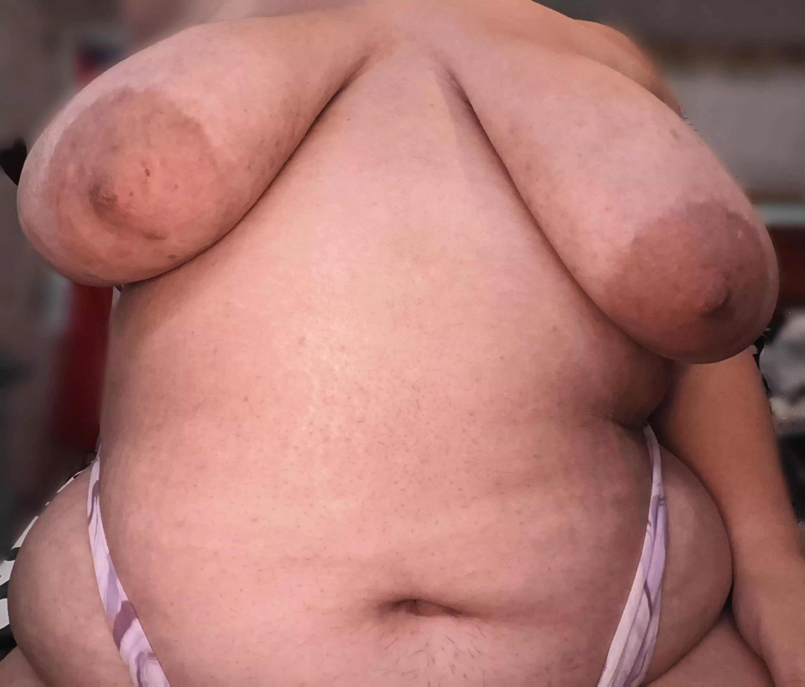 Blessed with humongous hangers 🤭💜