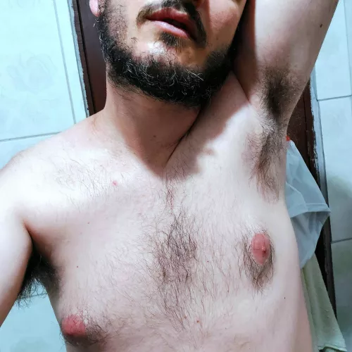 Bushy pits and beard