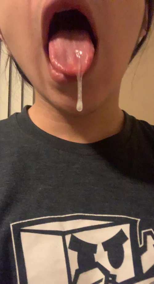 Desperately want to swap spit with a kinky girl/boy~