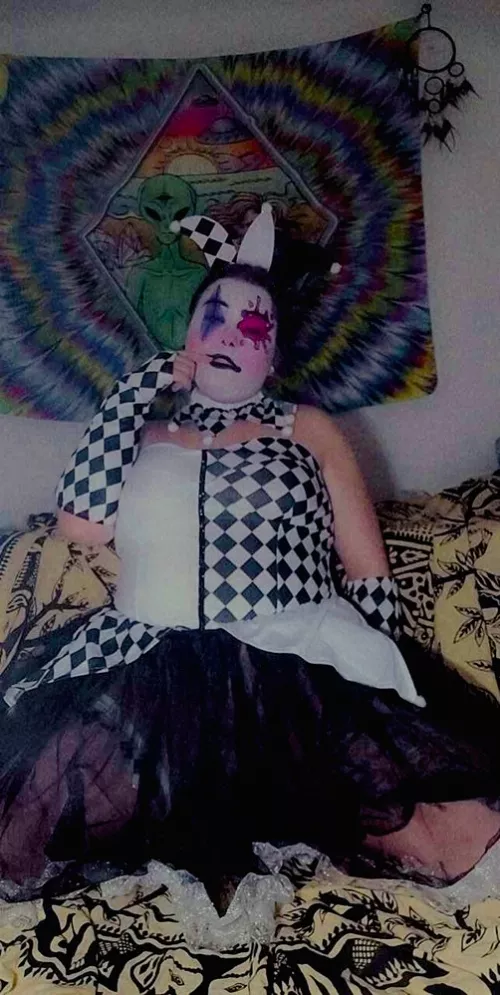 DO YOU LIKE CHUBBY CLOWN GIRLS xx