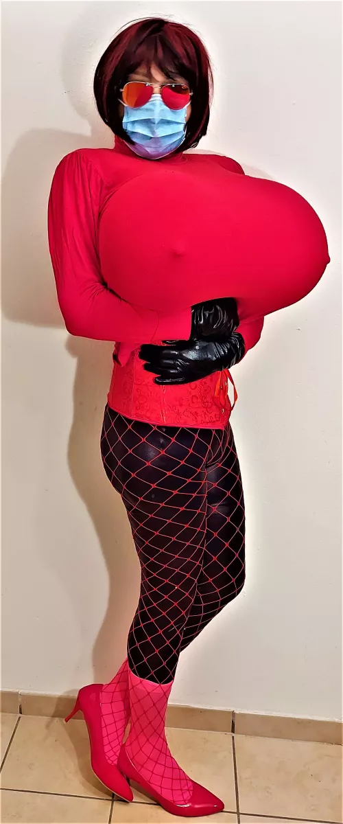 Does my Boobs look fat in this Shirt?