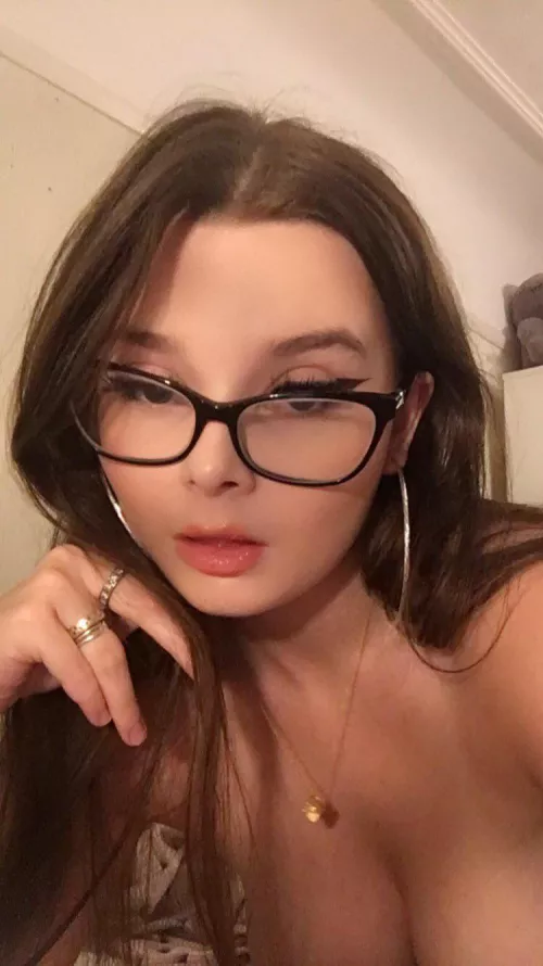 [domme] face it, pup, you need to be told what to do. don’t worry, i can give you that privilege ♡