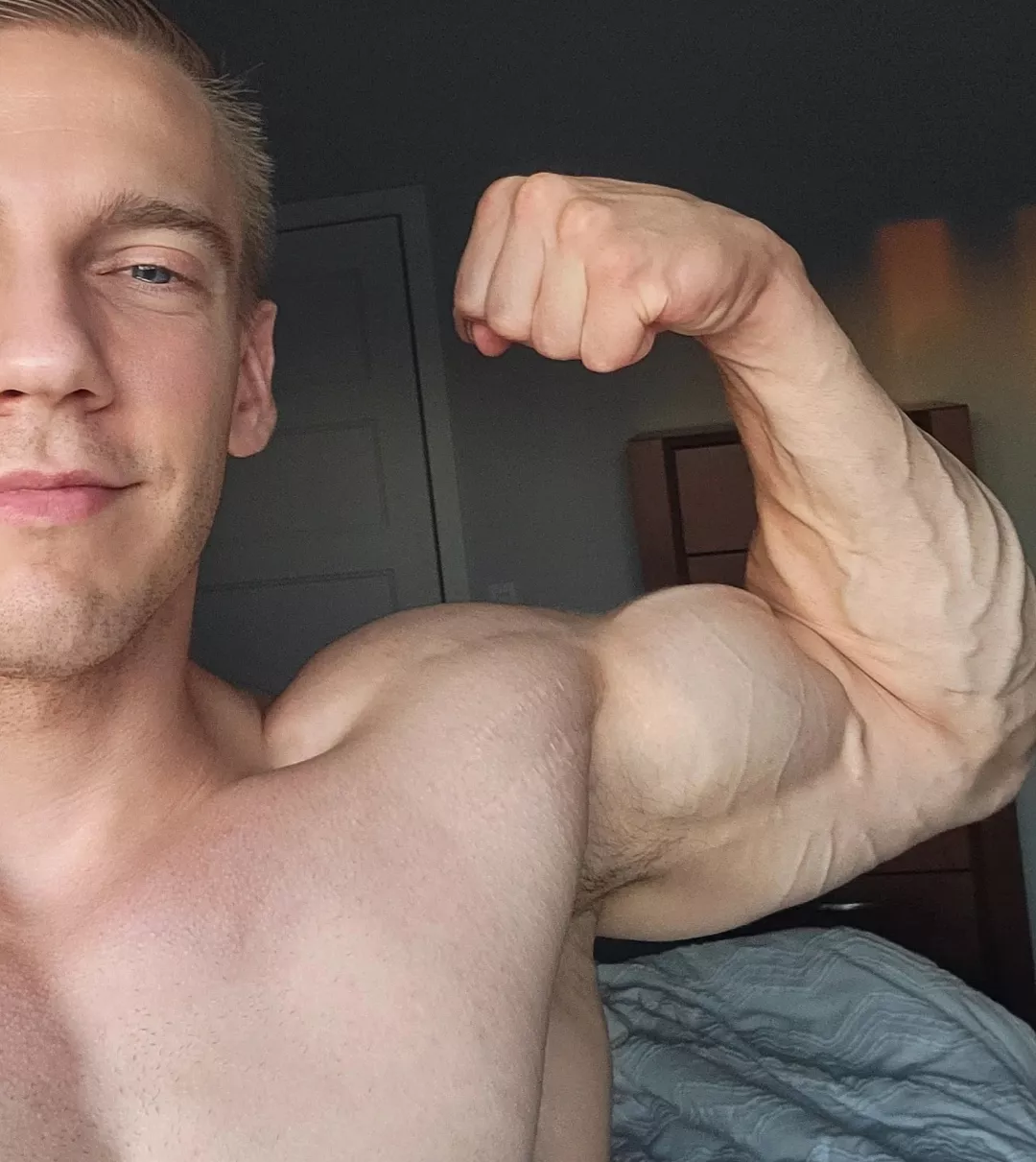 forearm show 😜💪🏼