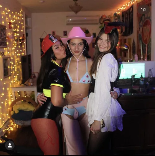 Halloween Babes 😈