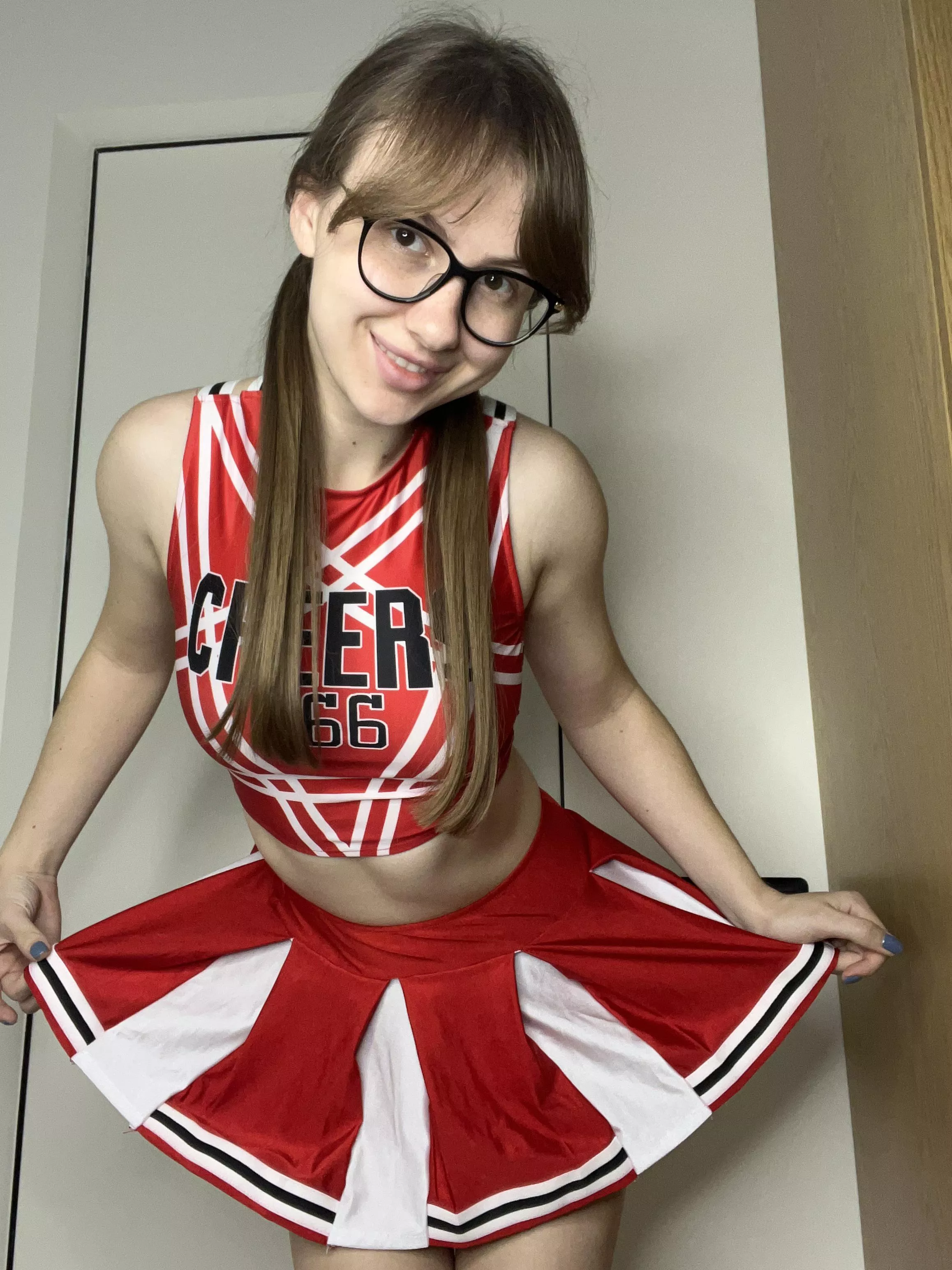 hot cheerleader is here