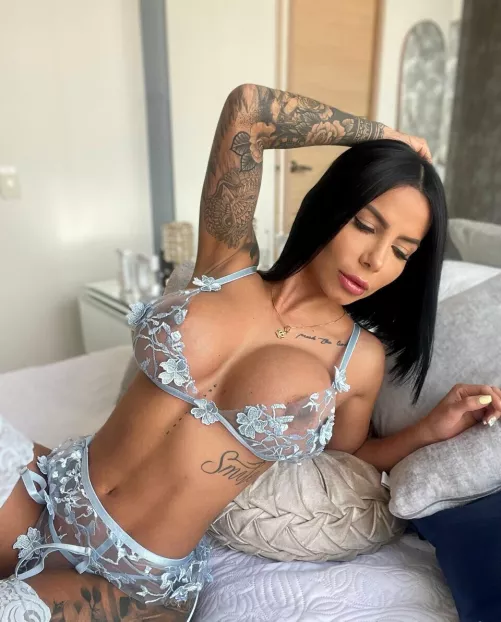 I know that your 🍆 wants right now is to be in between these tits.