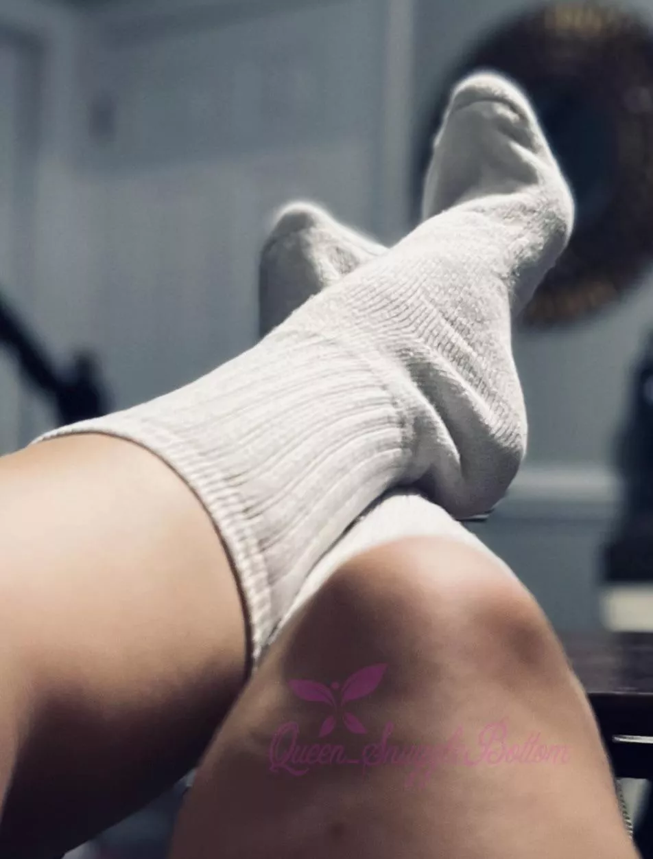 I love my arches in these men socks… (my socks. I just like wearing these 😌)