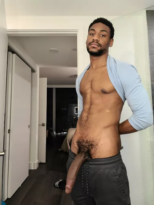 I need a wet pussy 😳