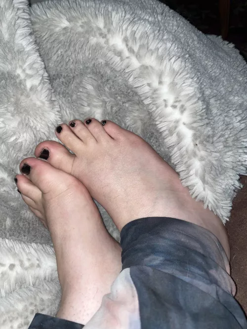 I’m very new to this. Message me sometime🖤