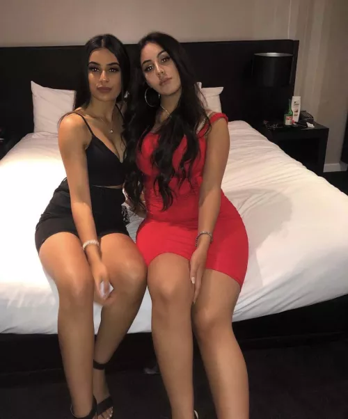 Indian girls, left or right irtr