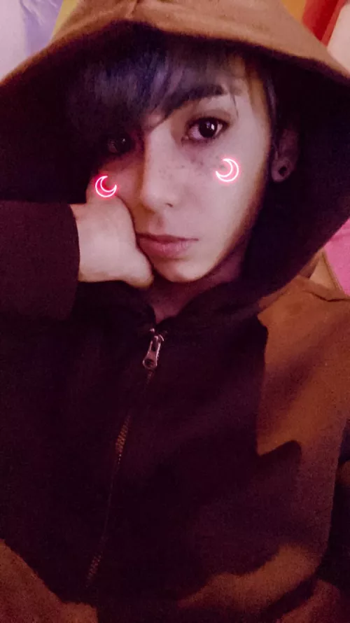 It’s cold at wanna cuddle~? UwU [He/They]