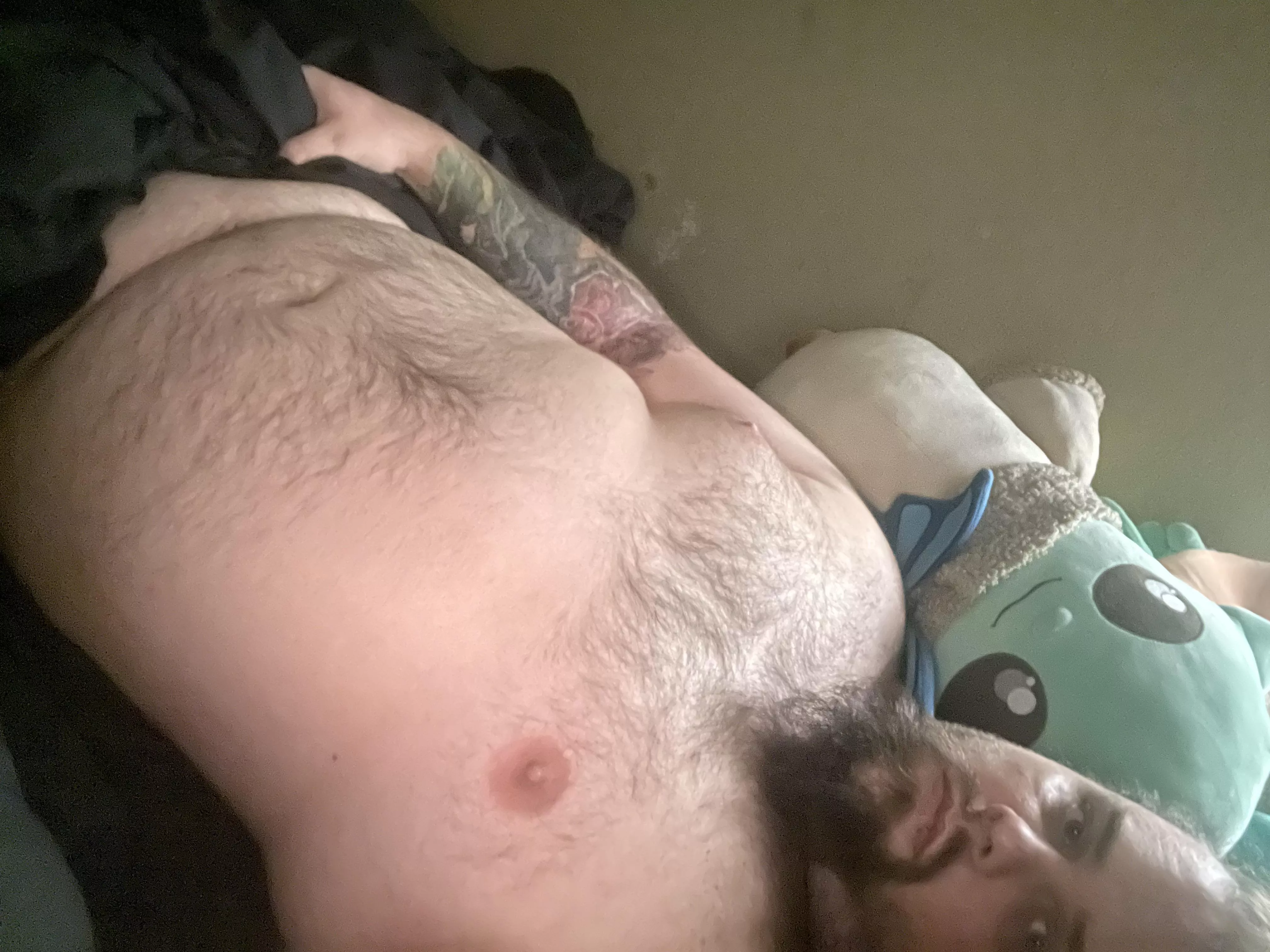 It’s quite lonely in this bed. I think at least 2 more people need to join me!