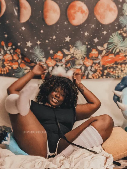 Kinktober pt 1: Ears, collars, and leashes (they/them)