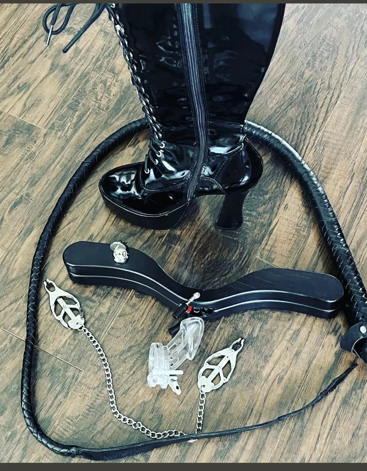 Locking slave up in the cage and the electric humbler tonight!