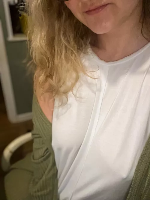 mom braless with messy hair in need of coffee 🥱