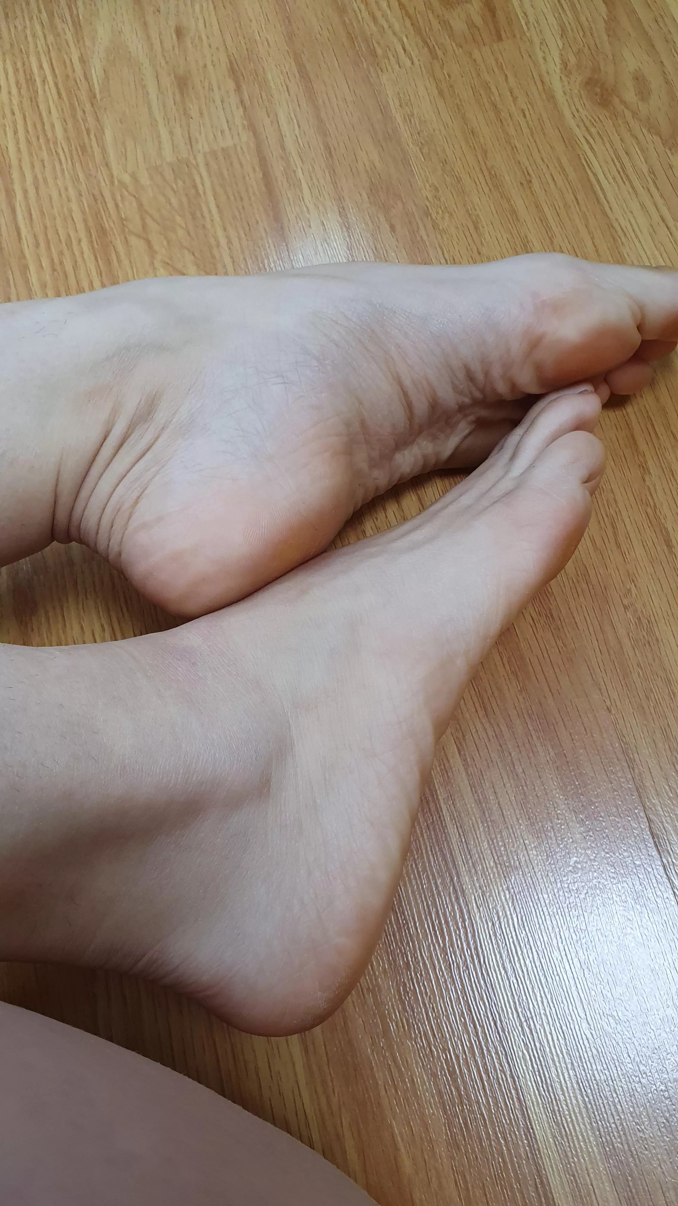 Natural feet fetish