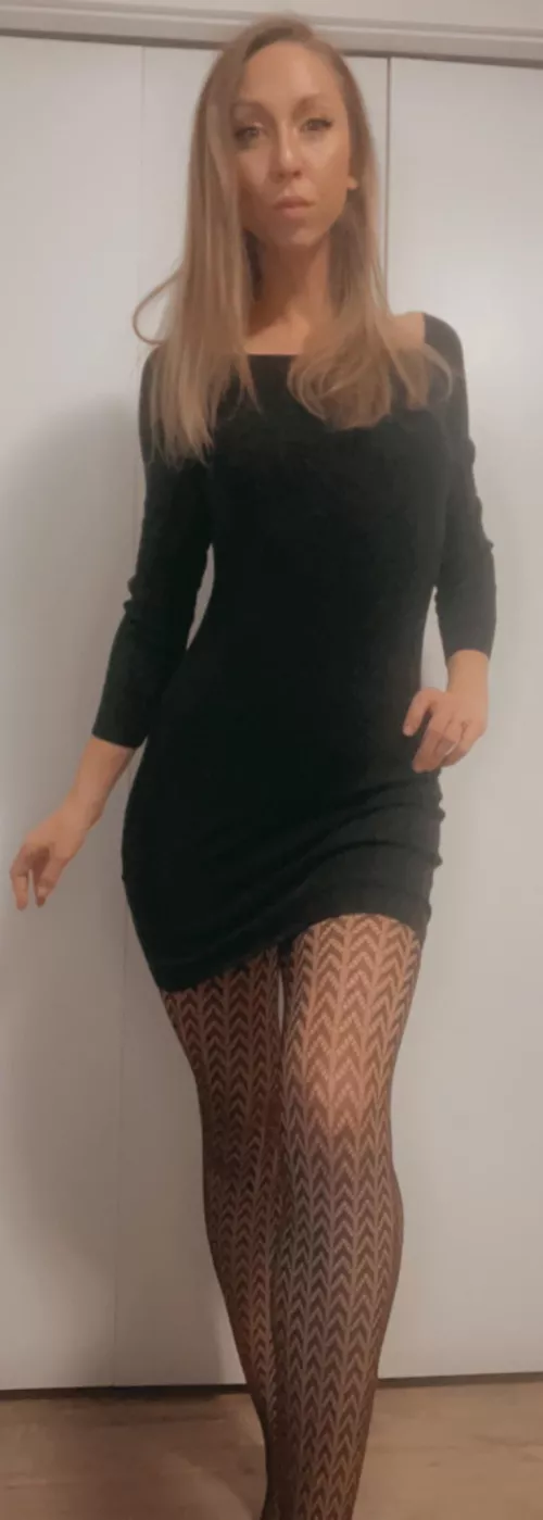 Naughty little Milf next door 😈 [OC] 🔥🔥