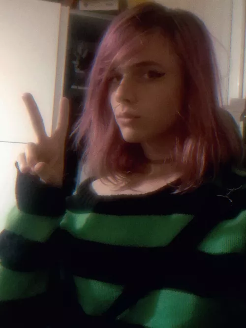 remember gamers, always wear a choker to remind yourself how big head hitbox is